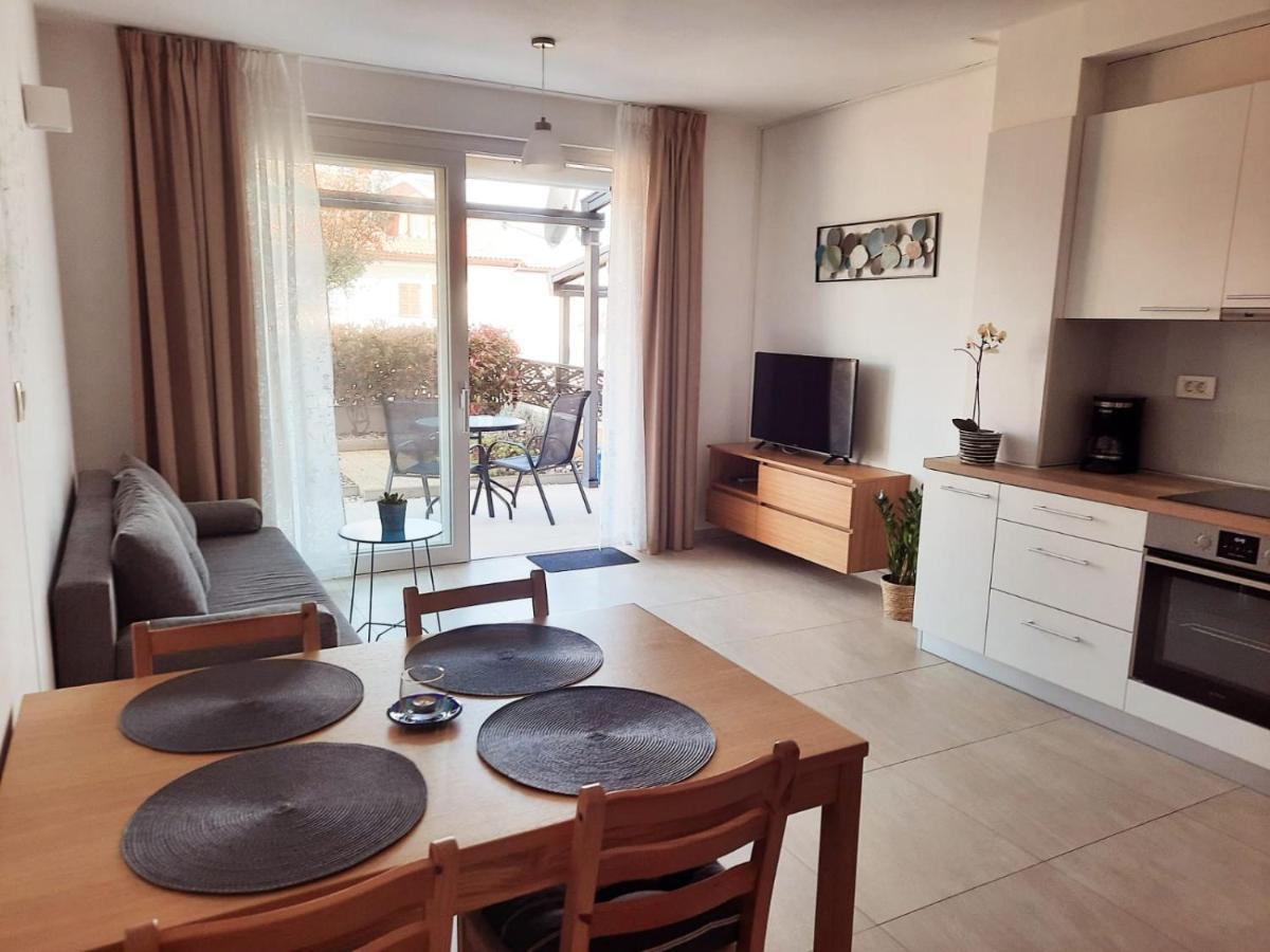 Apartman Madonnina Cres Luaran gambar