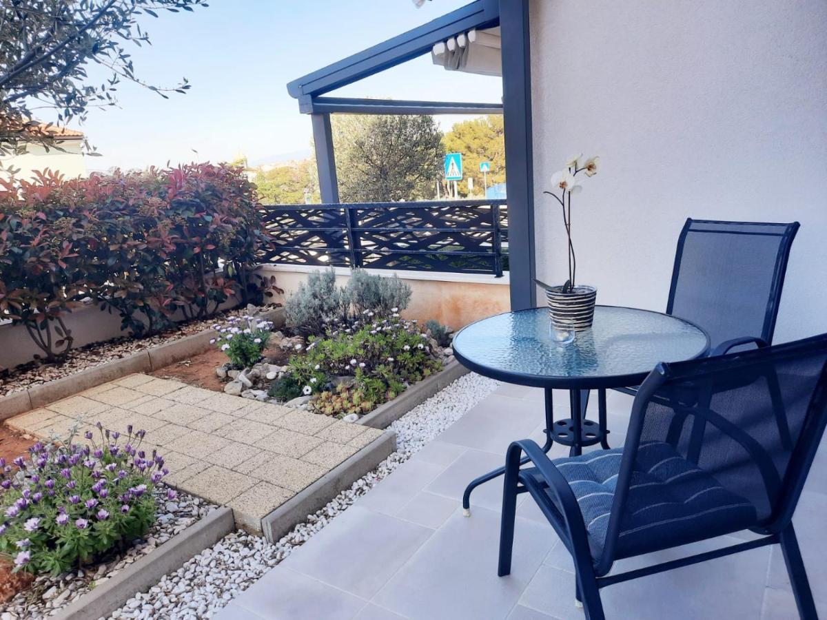 Apartman Madonnina Cres Luaran gambar
