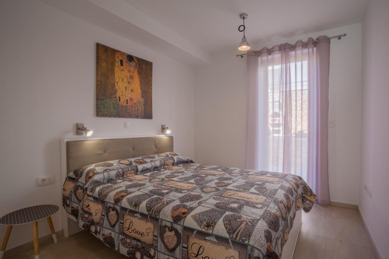 Apartman Madonnina Cres Luaran gambar