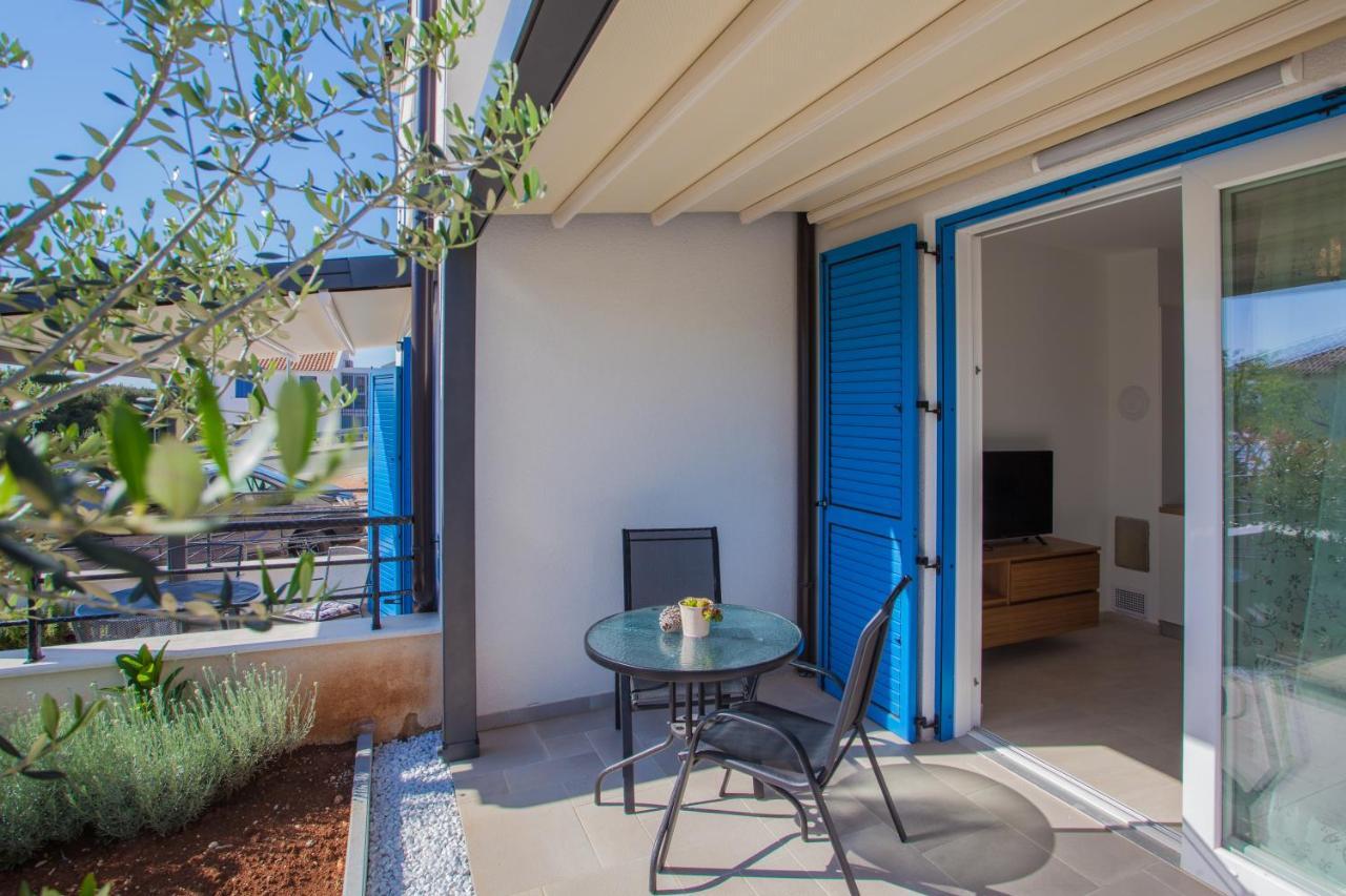 Apartman Madonnina Cres Luaran gambar